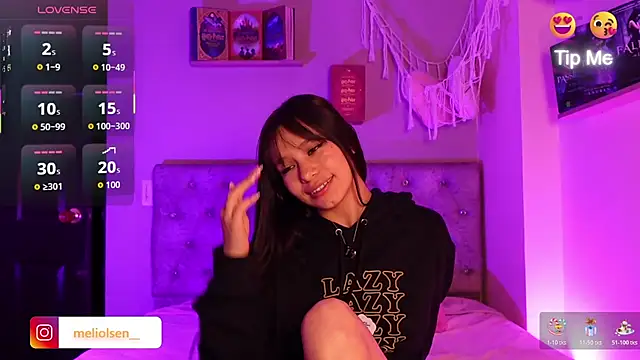 Alisha_Olsen_'s cam snapshot