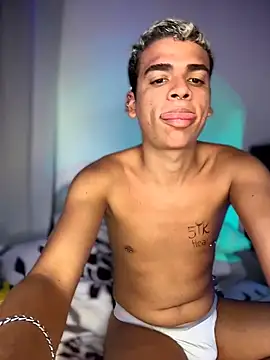 PrincesLeo live sex cam