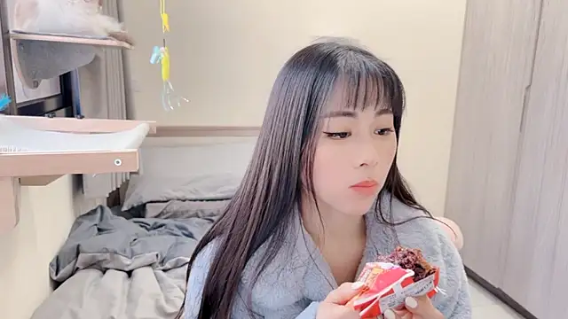 BabyOneDaily's cam snapshot