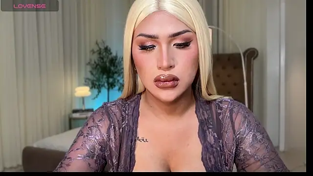 Your_Majesty_Tyra live sex cam