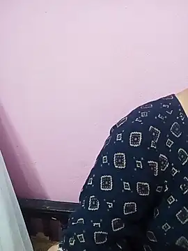 Cute-Simmi live sex cam