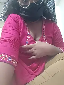 MaggieTelugu-15's cam snapshot