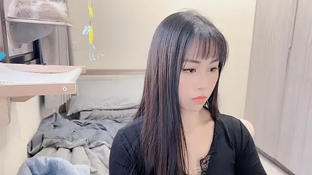 BabyOneDaily's cam snapshot