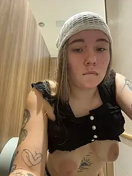 VineraSweet's cam snapshot