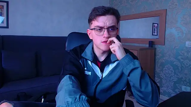 FelixStarkk live sex cam