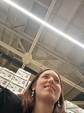 DollyTall's cam snapshot