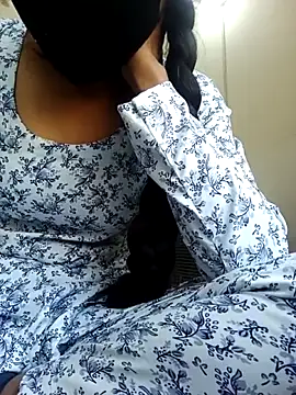 Riya_917's cam snapshot