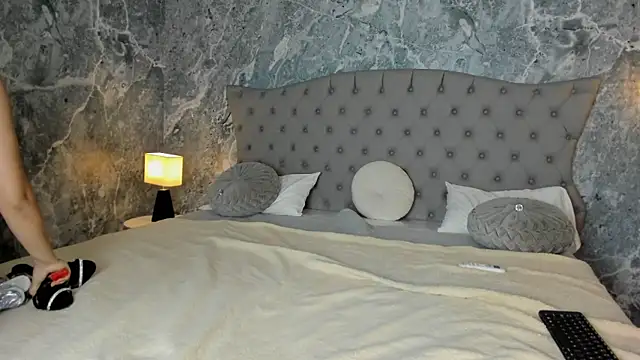 LucyLovelyy live sex cam