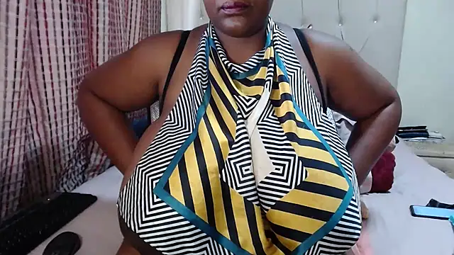 CHOCOLATEDARKBUSTYX's cam snapshot