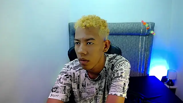 Taylerr_19's cam snapshot