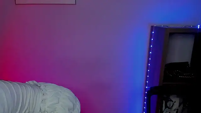 LuxMaya's cam snapshot