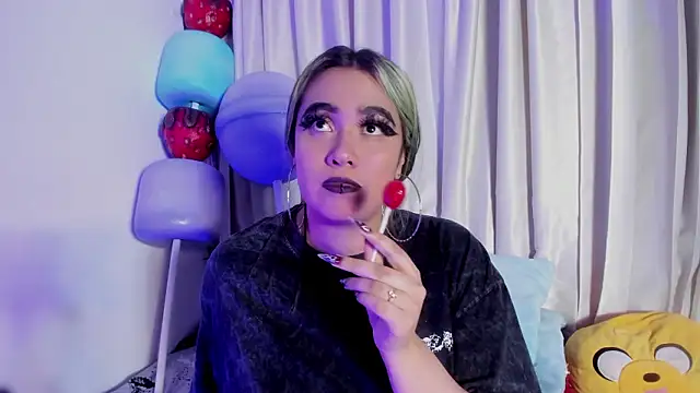 Lilith_Zenith_'s cam snapshot