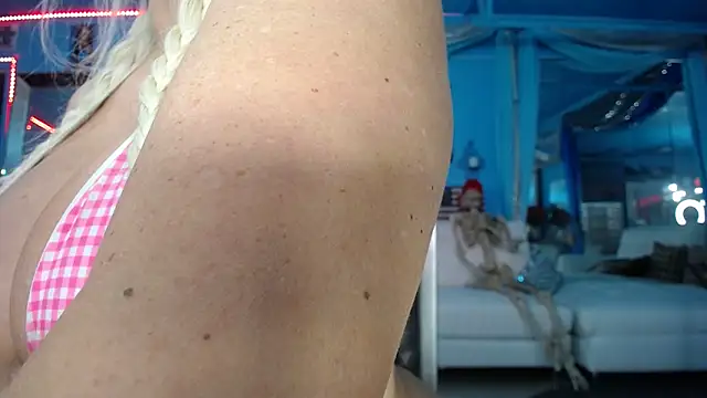 ADRIANNA_FOX live sex cam