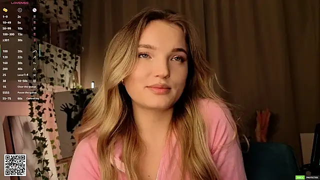 JulieLupo's cam snapshot