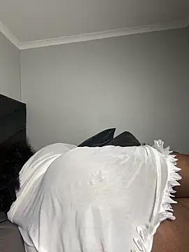 MissLola27 live sex cam