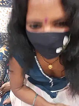 Hotty_pooja_07's cam snapshot