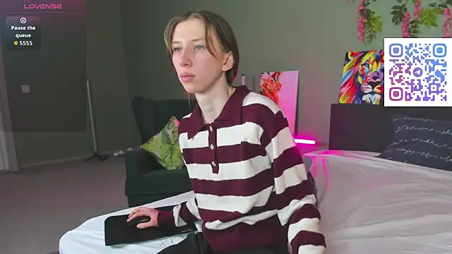 Lisbeth__Salander's cam snapshot