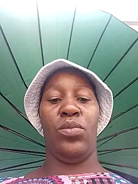 sluttylaura21's cam snapshot