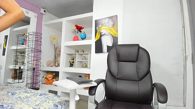 Zaira_sofiaa live sex cam