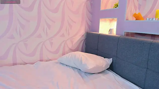 FloraDobb live sex cam
