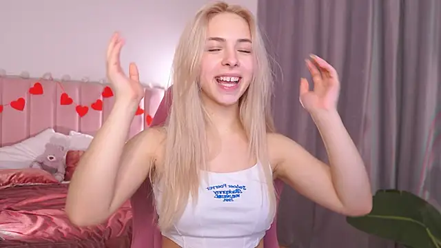 ShinyBarbie live sex cam