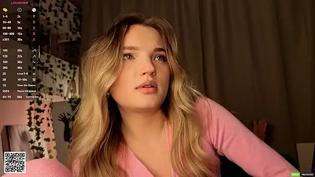 JulieLupo's cam snapshot