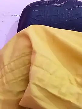 pari_rani7's cam snapshot