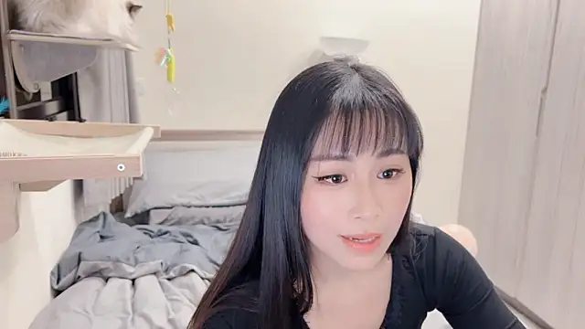 BabyOneDaily's cam snapshot