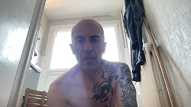 slave44nantes live sex cam