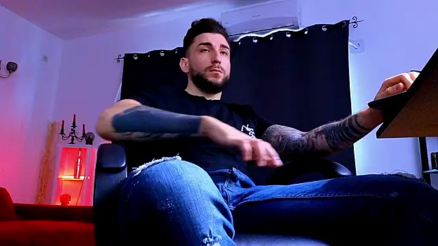 MightyAaron66's cam snapshot