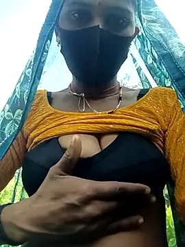 Chhavi_Chadha's cam snapshot