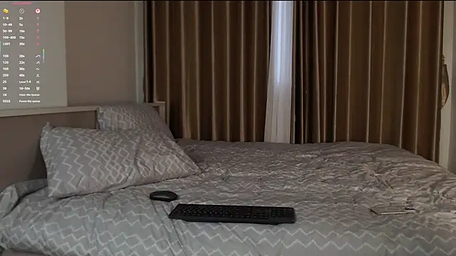 HloeChic live sex cam