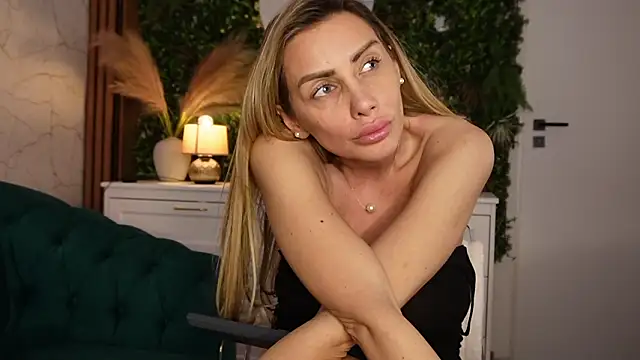 angel_wow_'s cam snapshot