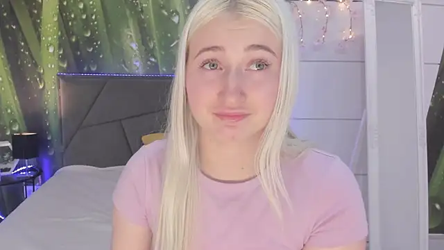 HollyTailors's cam snapshot