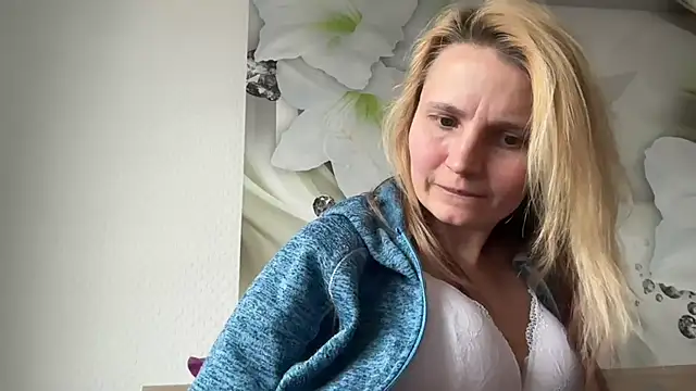 s-te-fan-i's cam snapshot