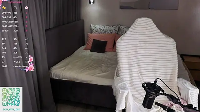 HollisBeckett live sex cam