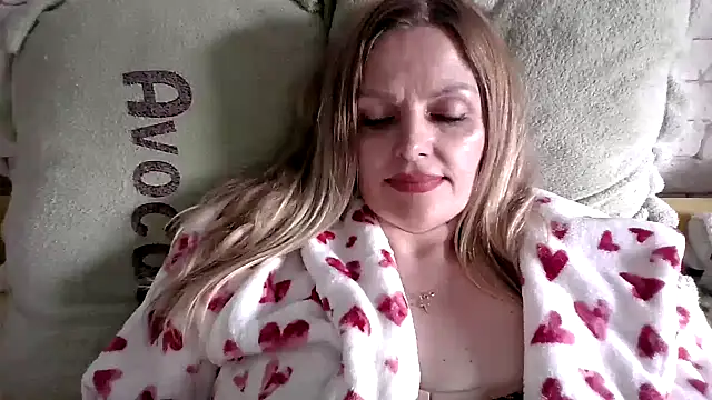 Angel_girllovemy's cam snapshot