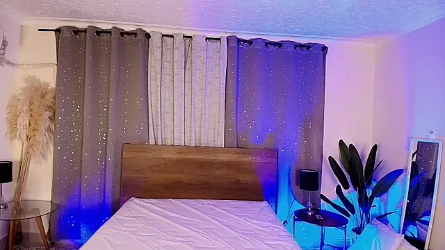 ViolettGomez_93's cam snapshot