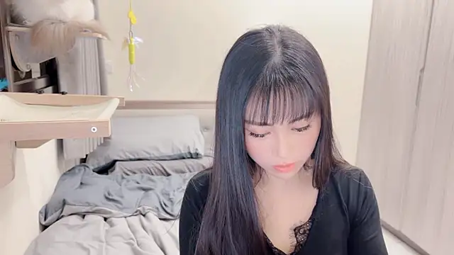 BabyOneDaily's cam snapshot