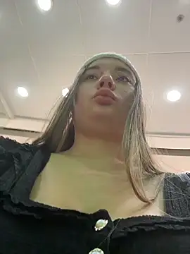 VineraSweet's cam snapshot