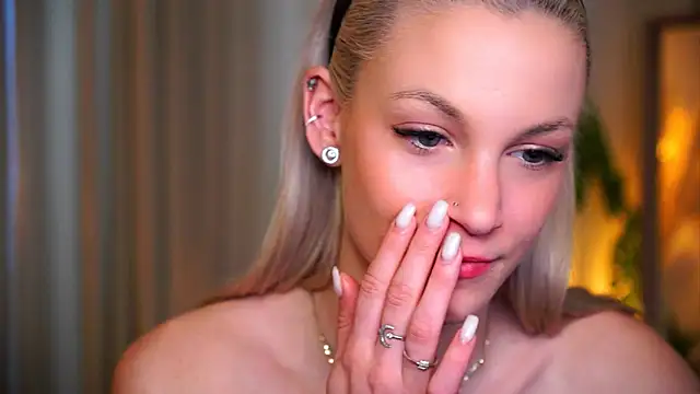 prettiest_choice's cam snapshot