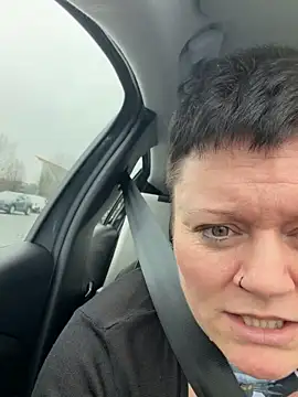 Hairyminka live sex cam