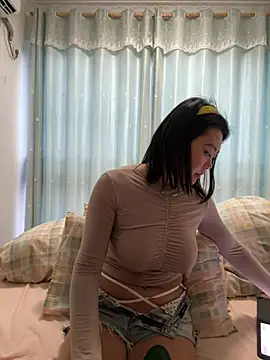 ruanruan05's cam snapshot