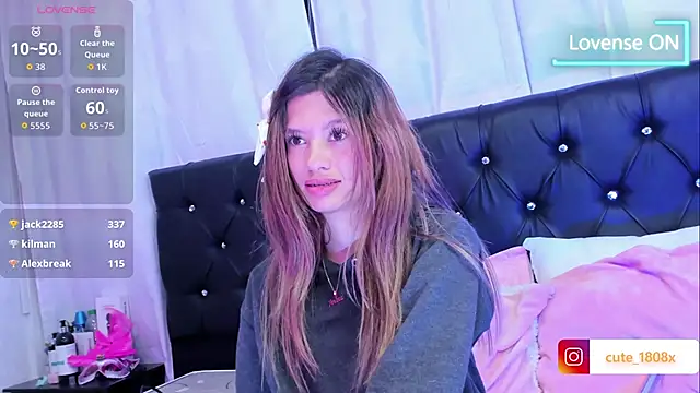 Sofiia_cute_'s cam snapshot