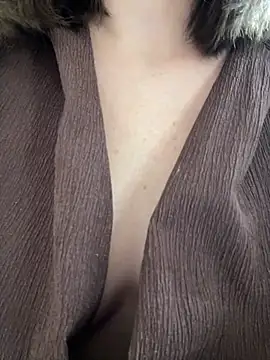 Hii_Lolla live sex cam