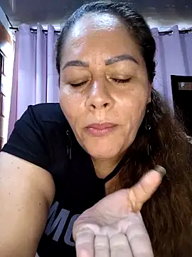 SluttyMilf79 live sex cam