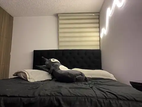 DesireLuxe live sex cam