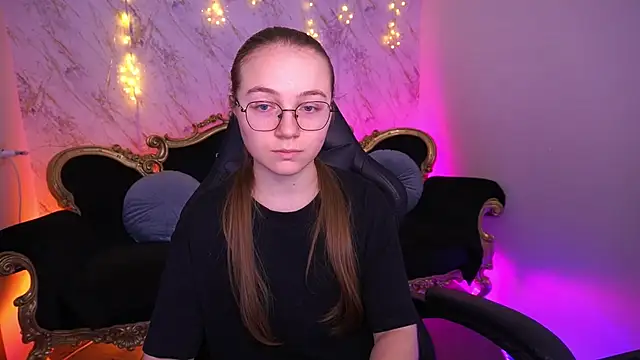 ArrinaWairr live sex cam