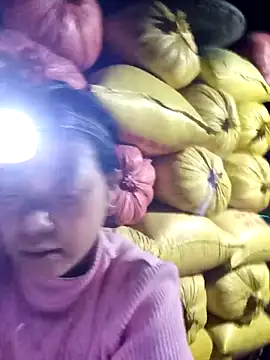 Minnakutew20 live sex cam