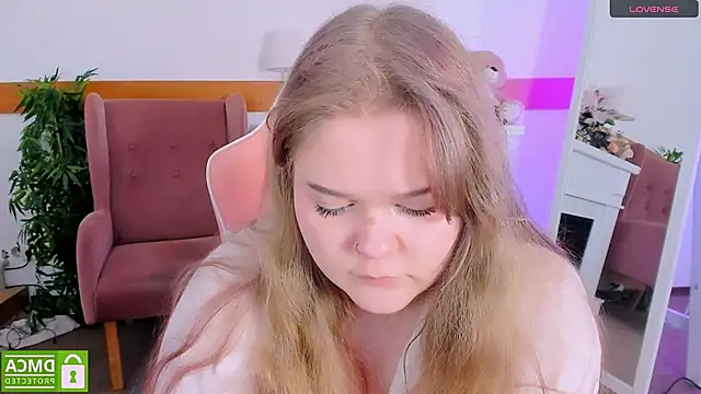 Erica__Alta's cam snapshot